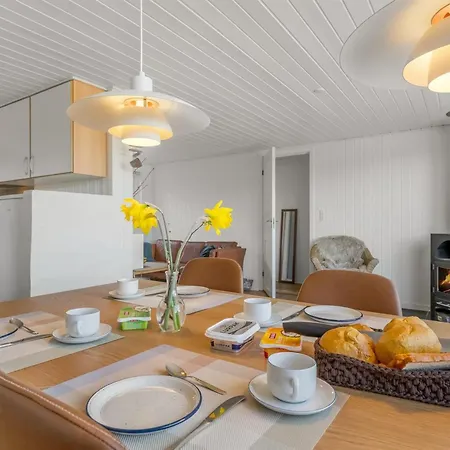 Aiden - 650m From The Sea By Interhome *